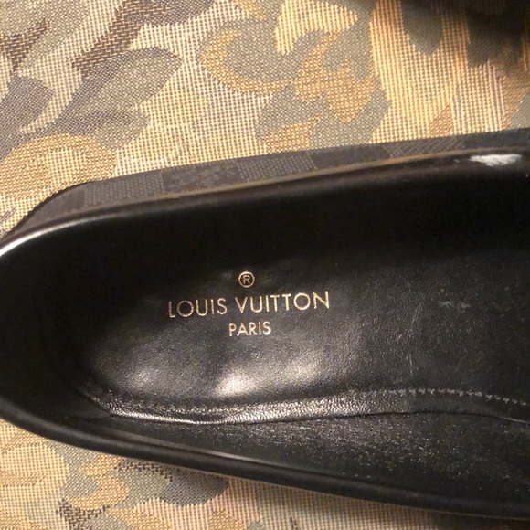 Louis Vuitton - Picture 3 of 8